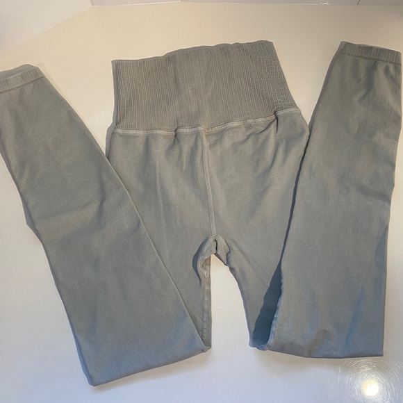 Free People Good Karma High Rise HR 7/8 Length Leggings in Dove Grey NWOT XS/S - Picture 3 of 14